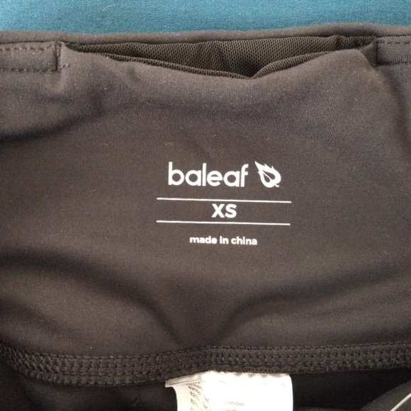 BALEAF Cropped Leggings Women's XS Black Pockets Workout NWOT - Picture 6 of 14
